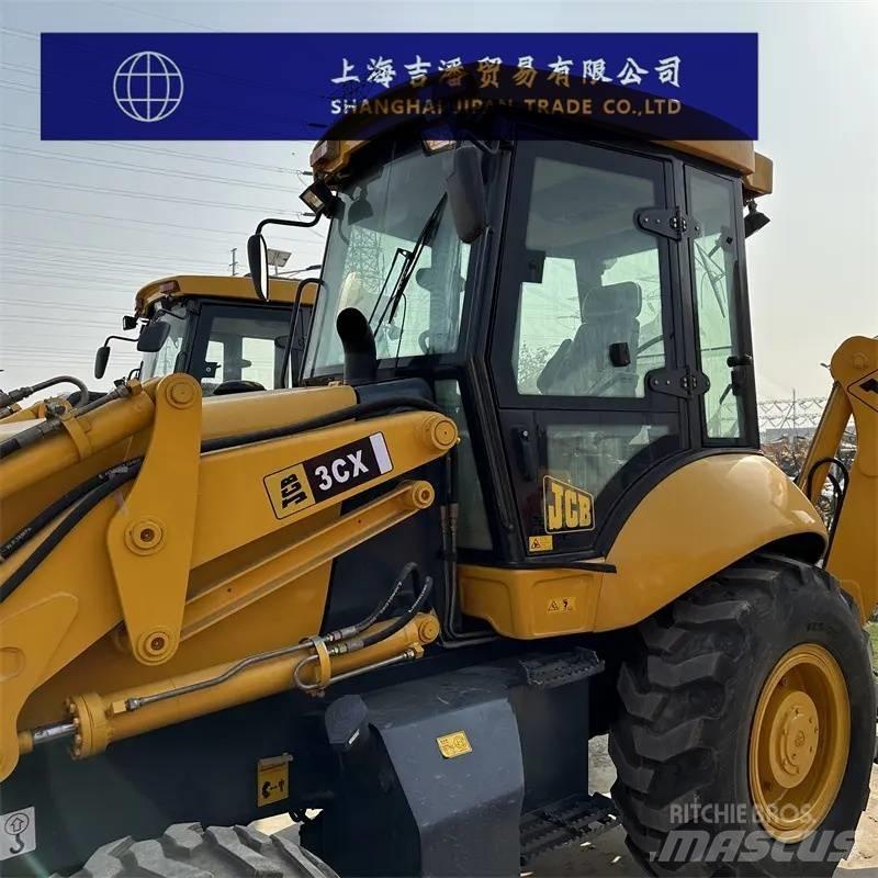JCB 3 CX Incarcator pe pneuri