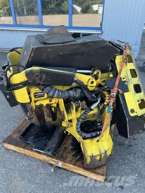 John Deere H414 Combine forestiere