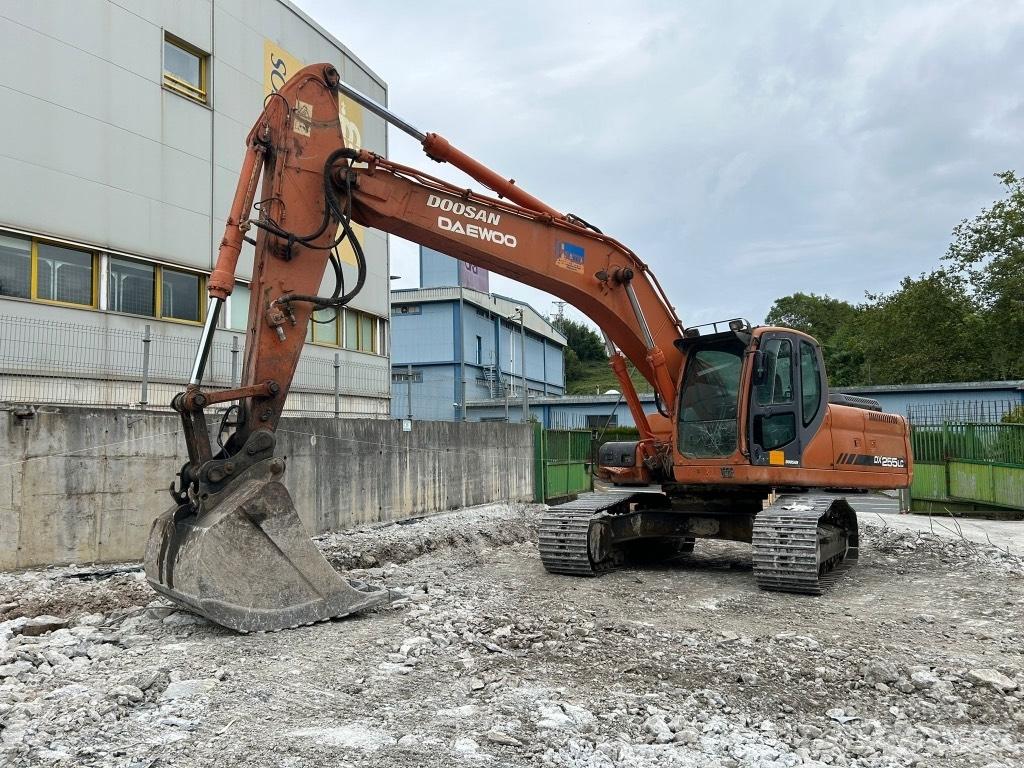 Doosan DX 255 LC Excavatoare pe șenile
