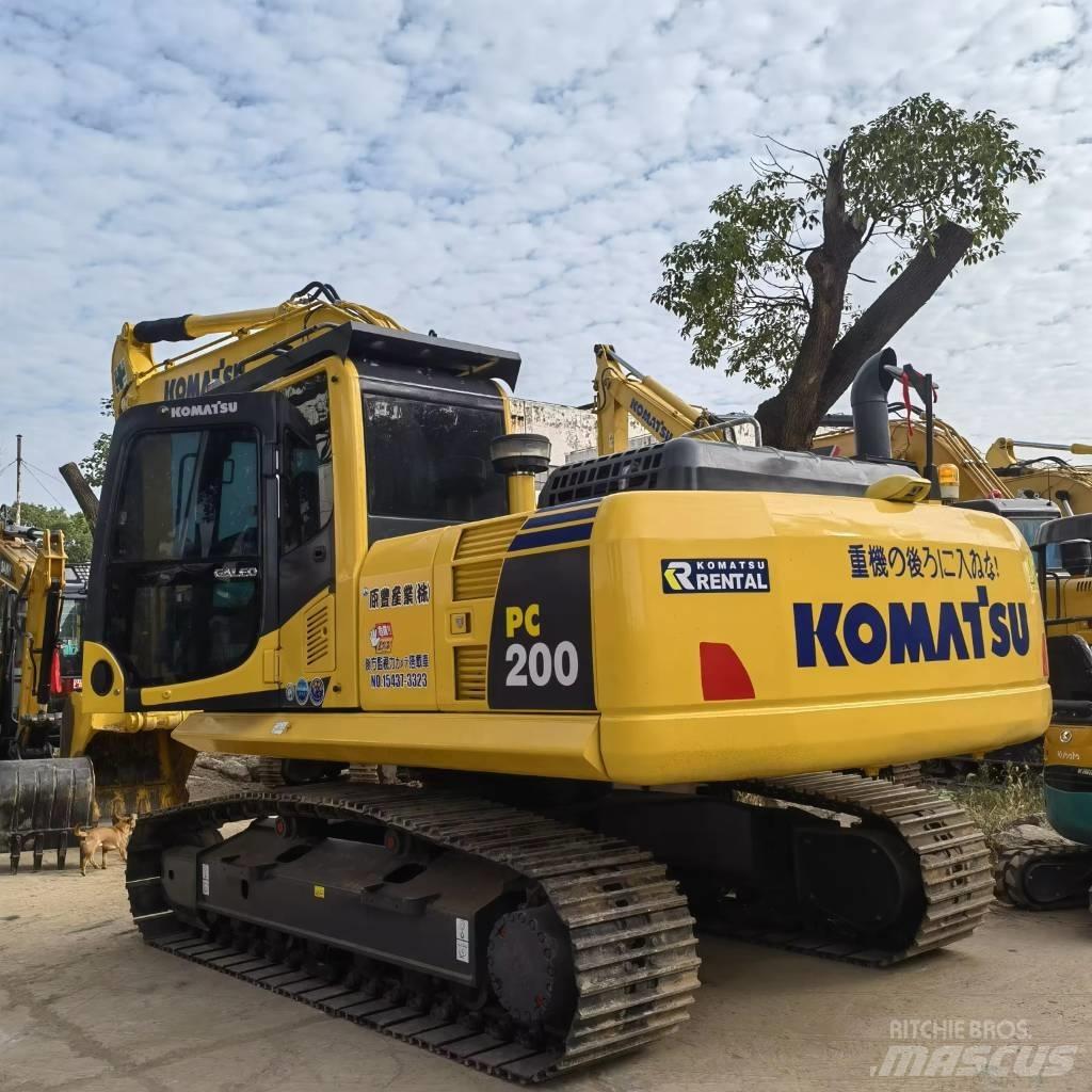 Komatsu PC 200 Excavatoare pe șenile
