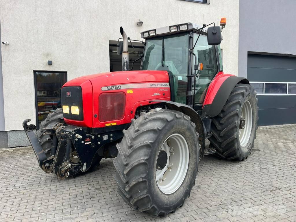 Massey Ferguson 8250 Tractoare