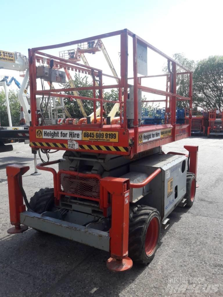 SkyJack SJ 6832 RT Platforme foarfeca