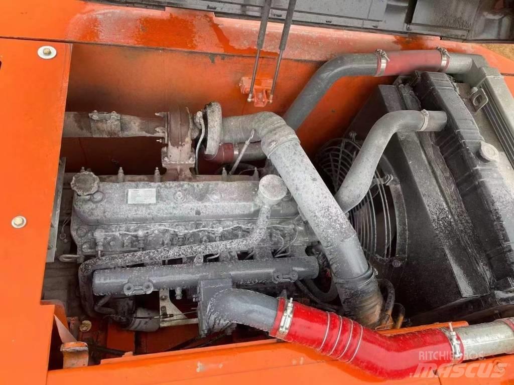 Doosan 225-7 Excavatoare pe șenile
