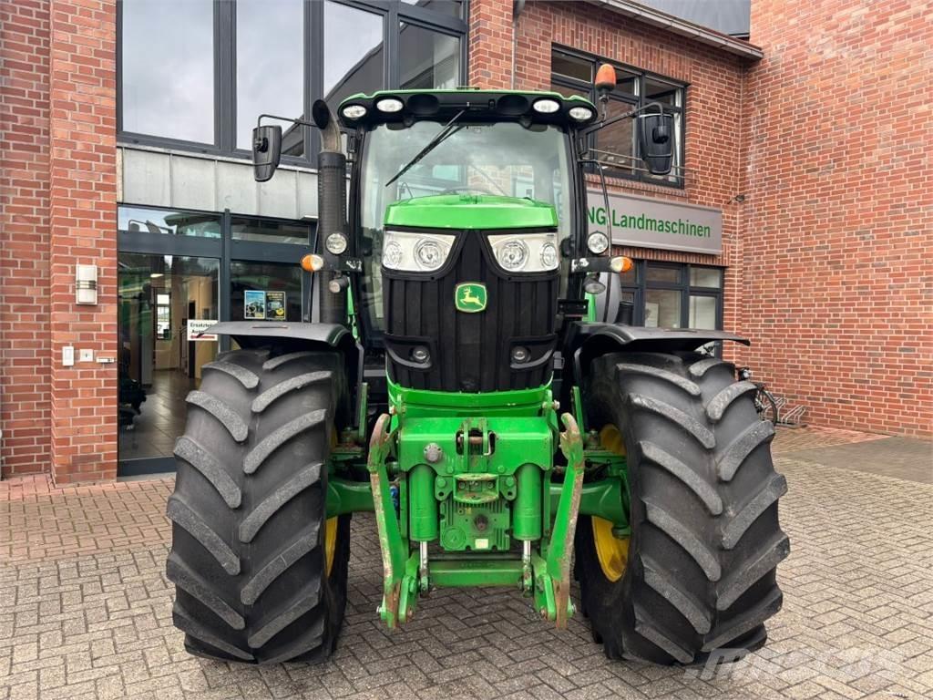 John Deere 6210R Tractoare