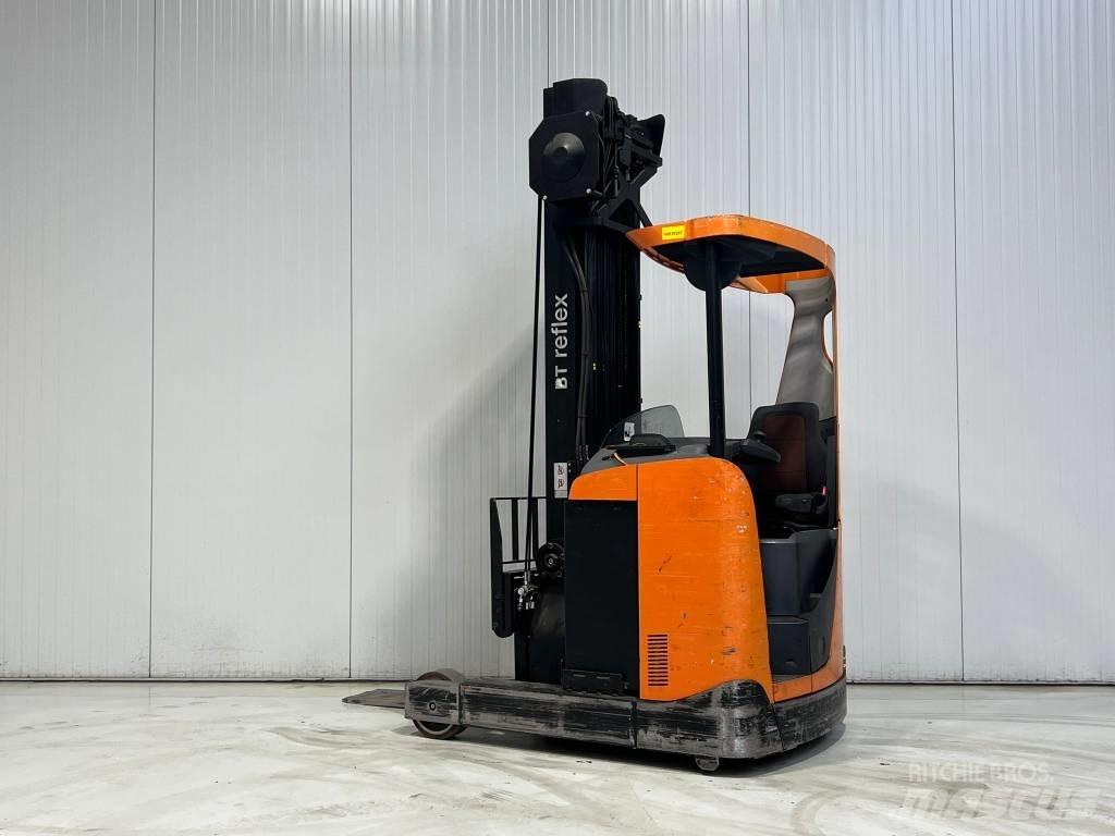BT RRE160 Stivuitor cu catarg retractabil