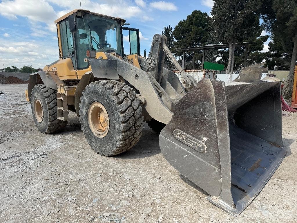Volvo L 120 F Incarcator pe pneuri