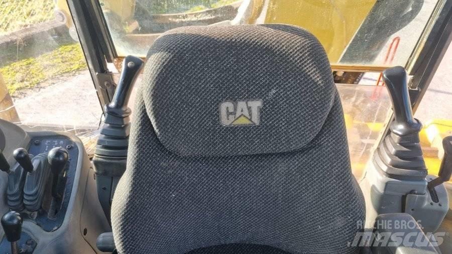 CAT 432D Buldoexcavatoare