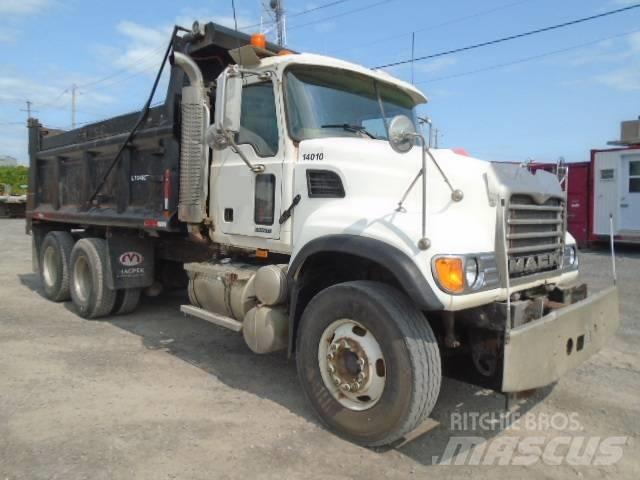 Mack CV 713 Autobasculanta