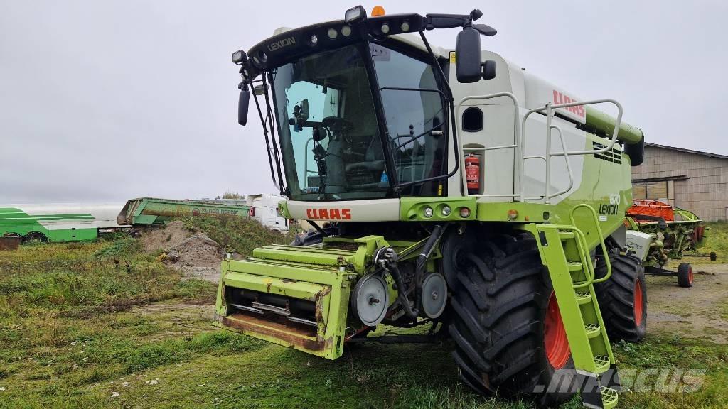 CLAAS Lexion 670 Combine de secerat