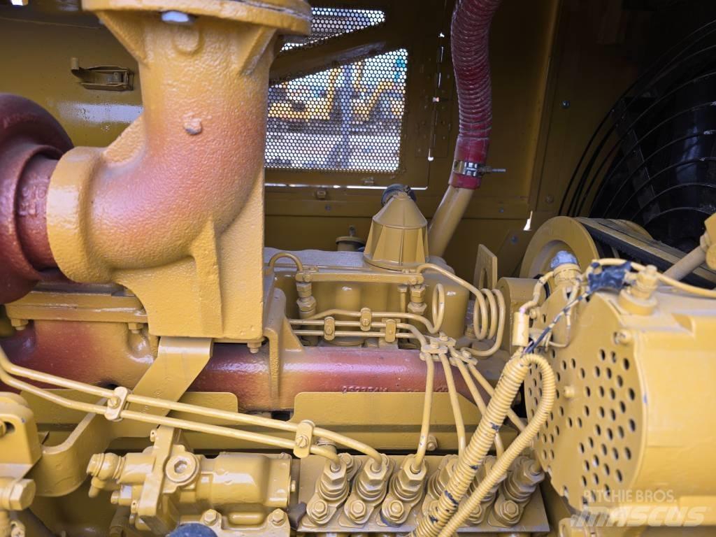 CAT D7G Buldozere pe senile