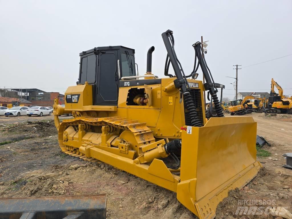 CAT D7G Buldozere pe senile