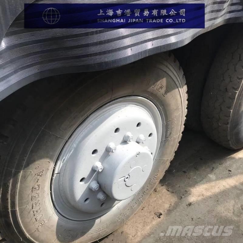 Sany STC1000 Macara pentru orice teren