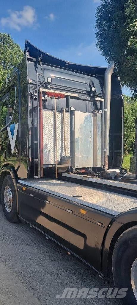 Scania R660 Camion cu carlig de ridicare