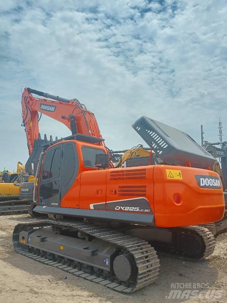 Doosan DX 225LC-9C Excavatoare pe șenile
