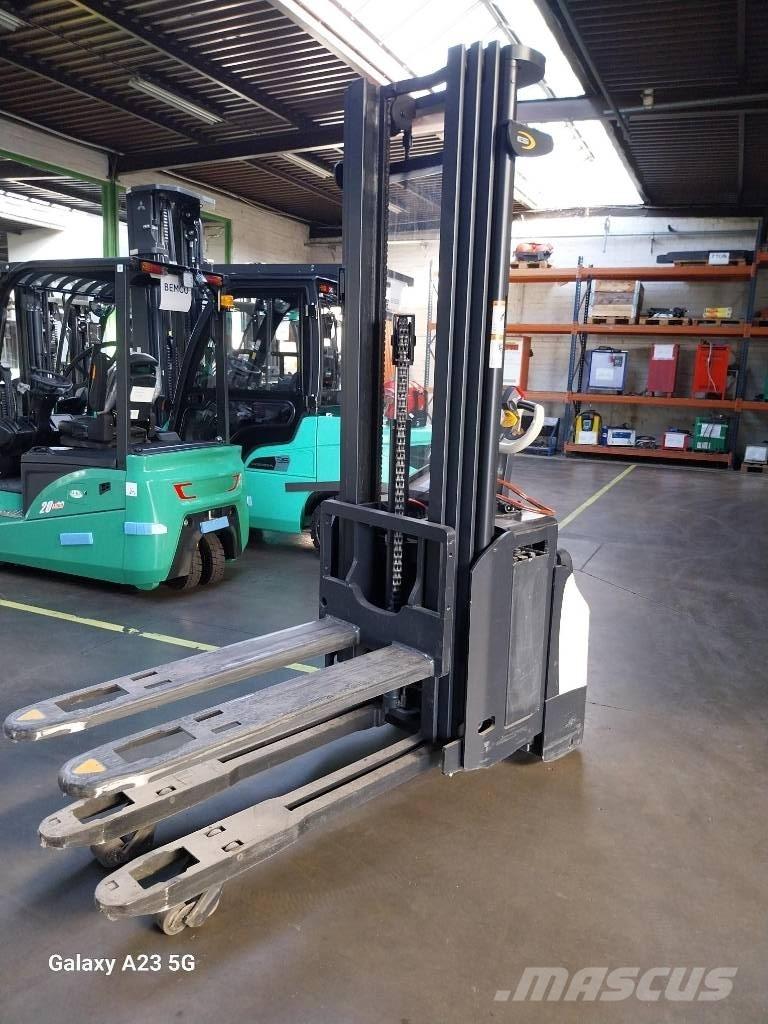 Crown ESi40001.6TT Transpaleta manuala