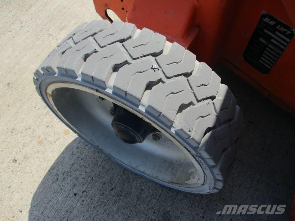 JLG E 400 AJPN (687) Nacele compacte autopropulsante