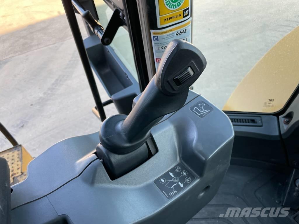 CAT 950M Incarcator pe pneuri