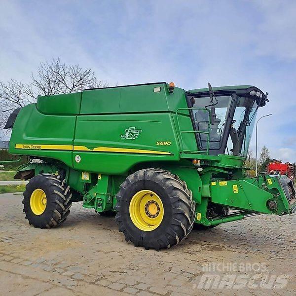John Deere S 690 Combine de secerat
