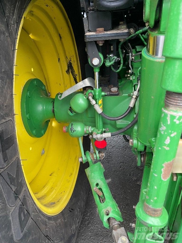 John Deere 6125R Tractoare