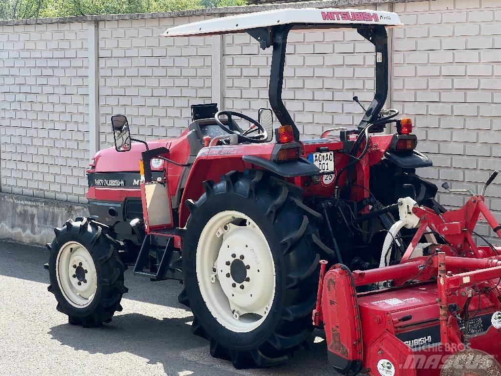 Mitsubishi MT368 Tractoare