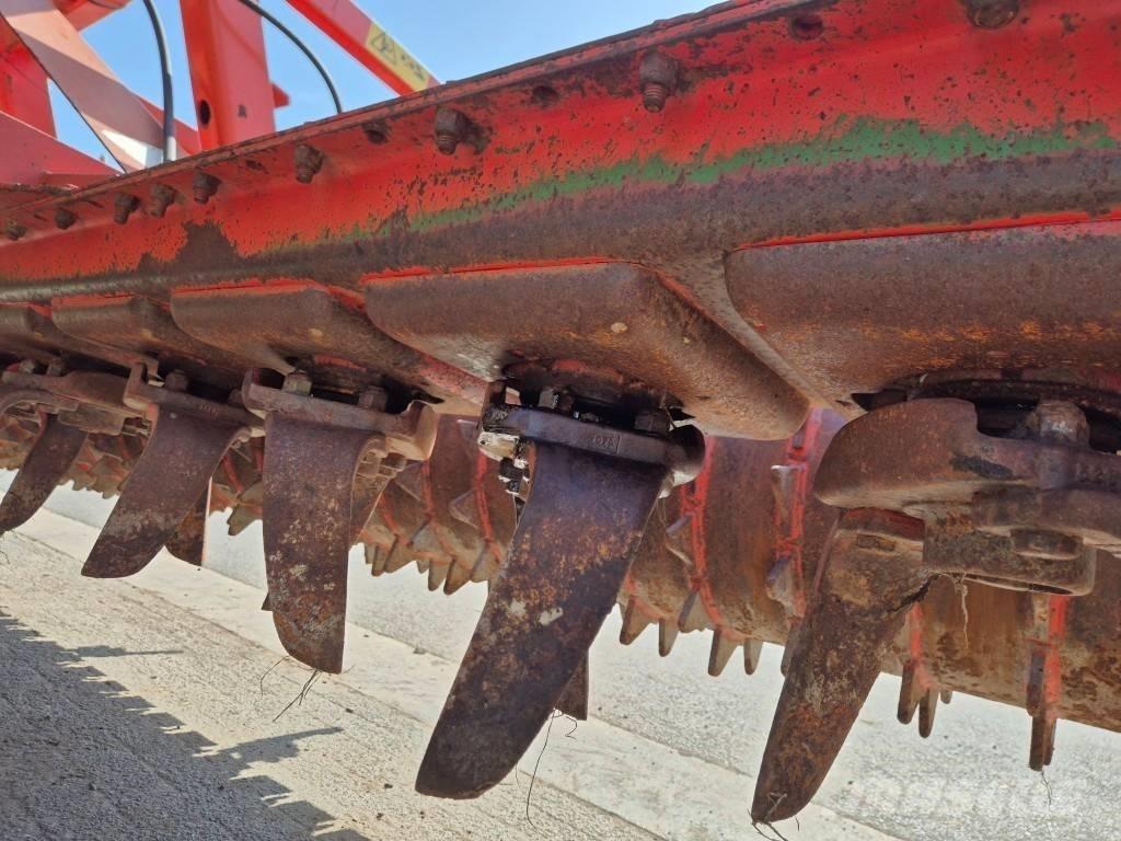 Kuhn HR 4000 Grapa si pluguri rotative