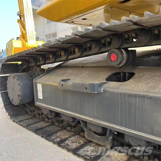 Komatsu PC 210 Excavatoare pe șenile
