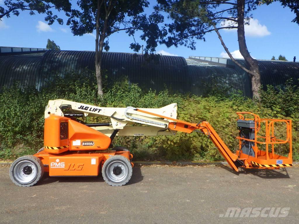 JLG E450AJ Nacele cu brat articulat