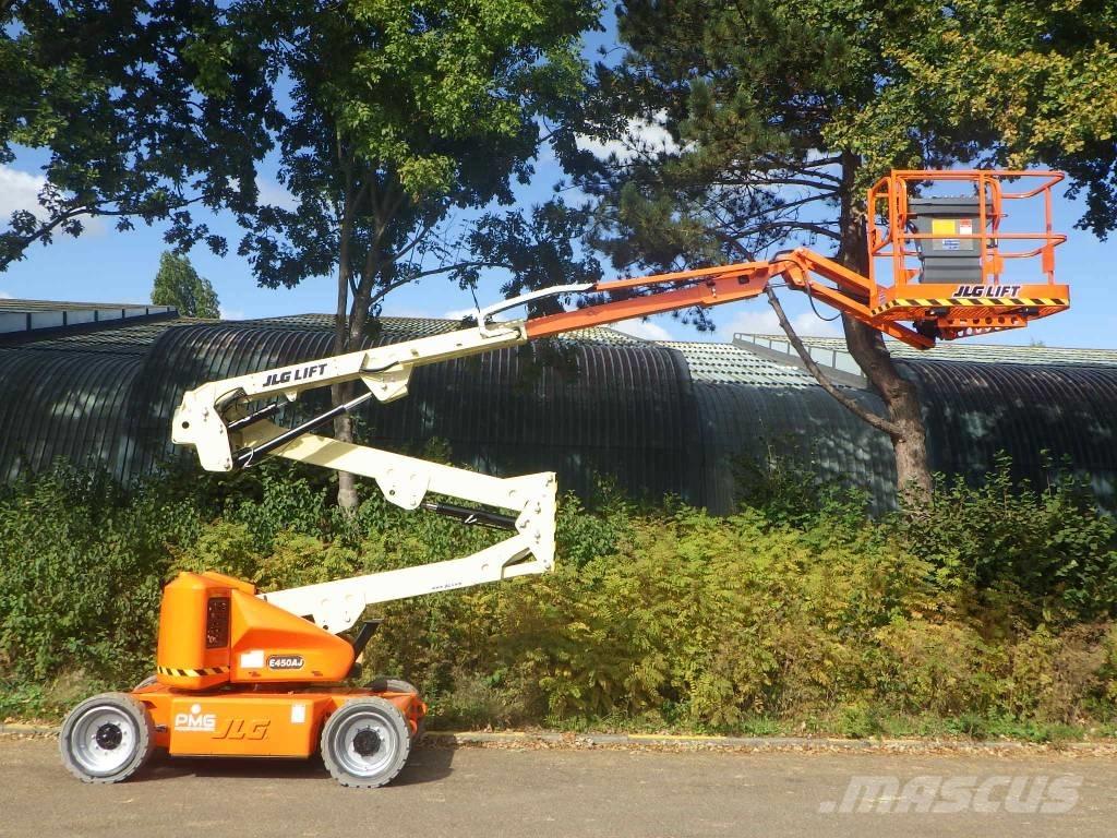 JLG E450AJ Nacele cu brat articulat