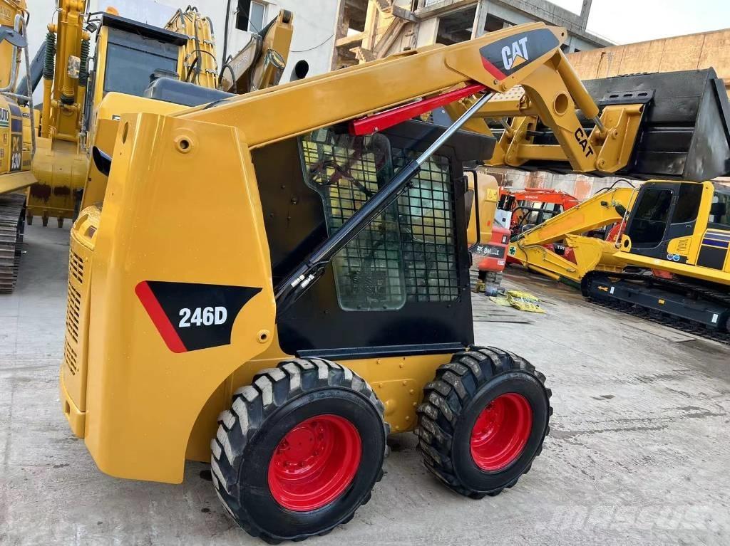 CAT 246D Mini incarcator