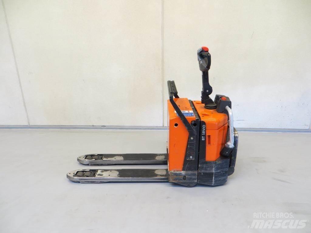 BT LPE200/8 Transpaleta cu platforma