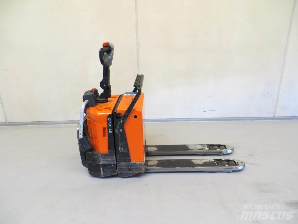BT LPE200/8 Transpaleta cu platforma