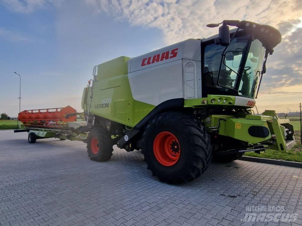 CLAAS Lexion 670 Combine de secerat