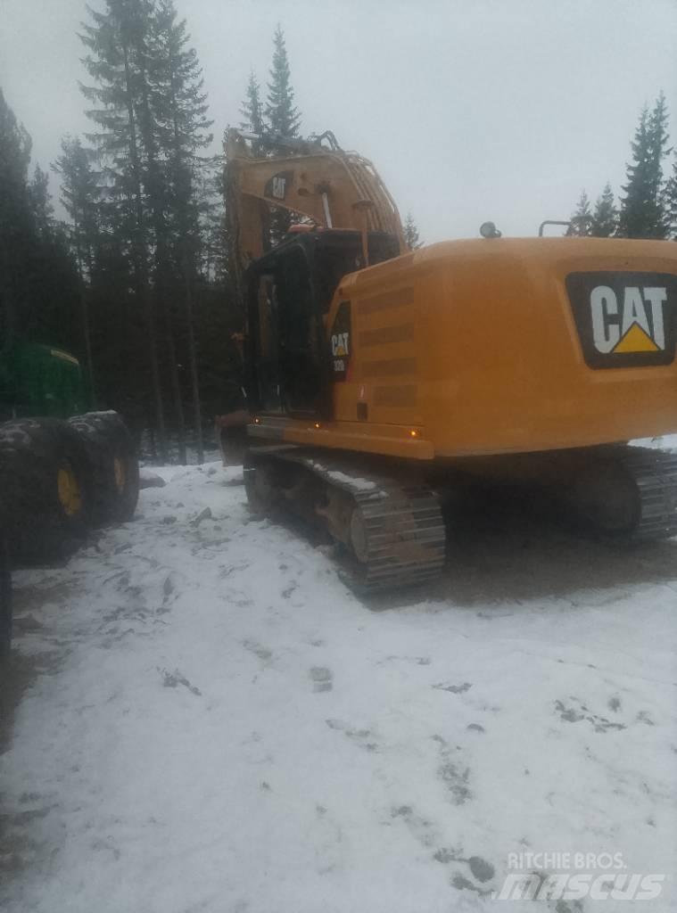 CAT 320 Excavatoare pe șenile
