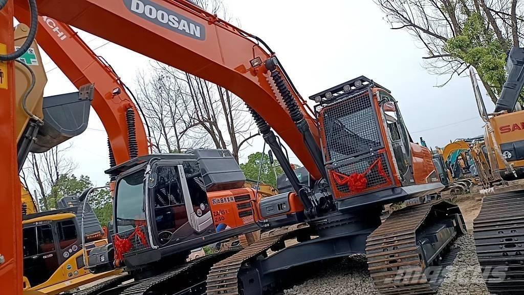 Doosan DX 225 LC Excavatoare pe șenile
