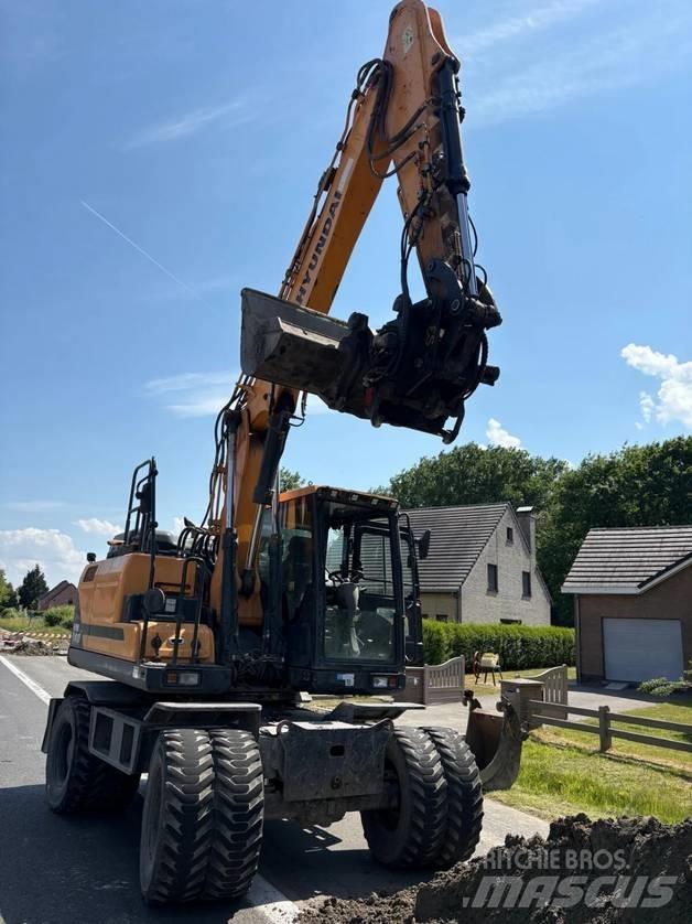 Hyundai HW 140 Excavatoare cu roti