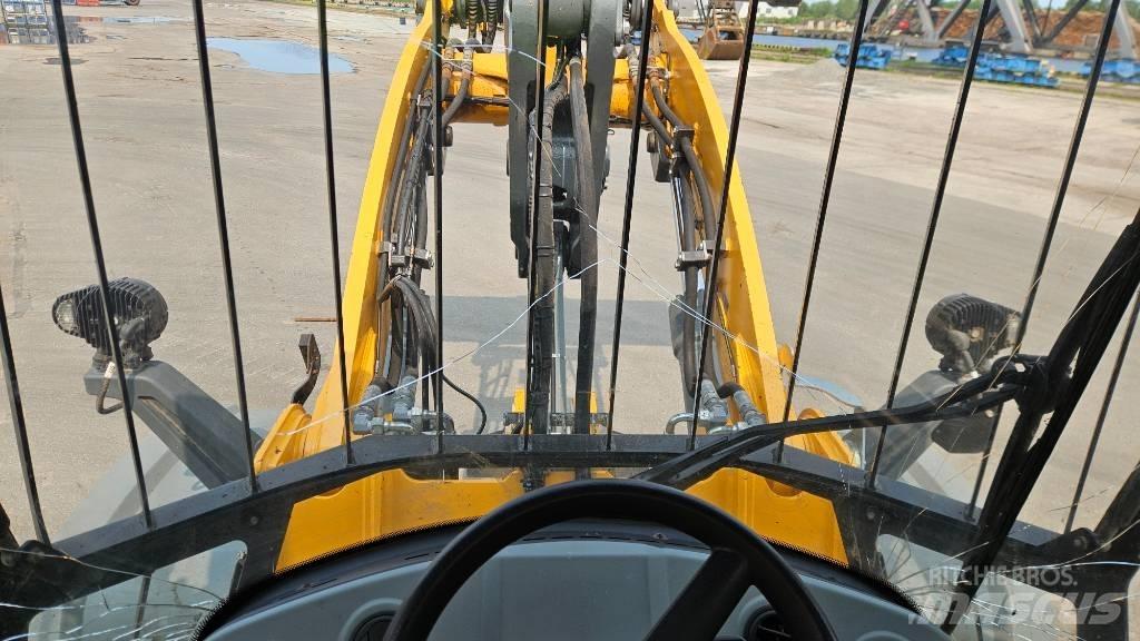 Liebherr L 550 Incarcator pe pneuri