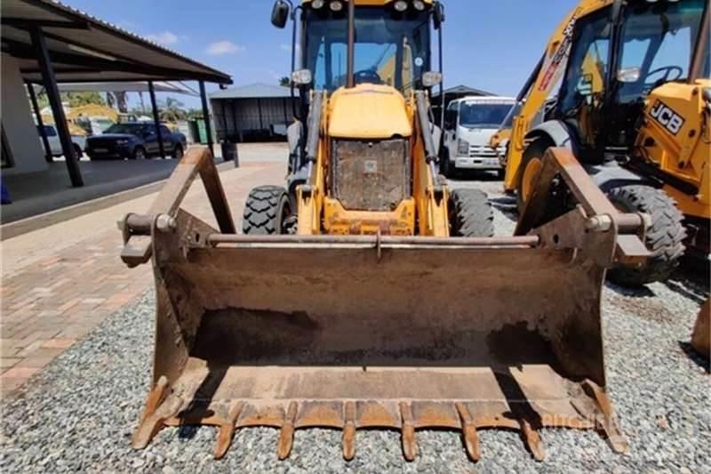 JCB 3CX 4X4 TLB Buldoexcavatoare