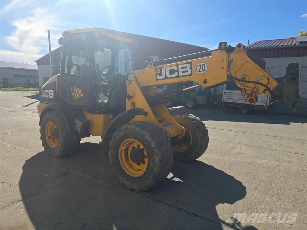JCB TM 220 Incarcator pe pneuri