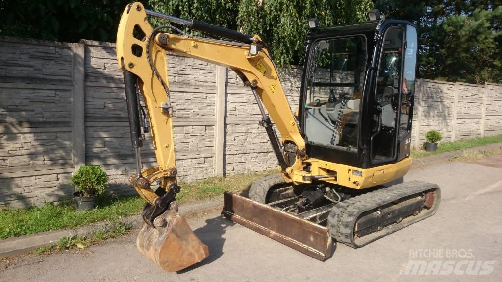 CAT 302.7 D Excavatoare 7t - 12t