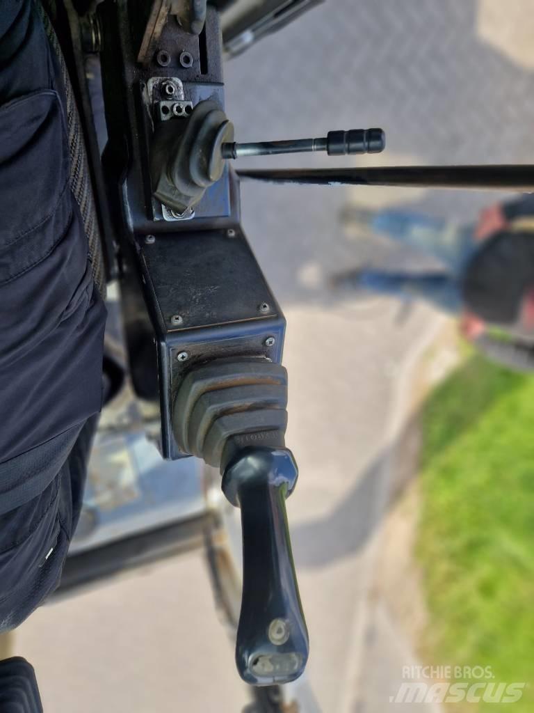 Fuchs MHL 331 Paleta de manipulare