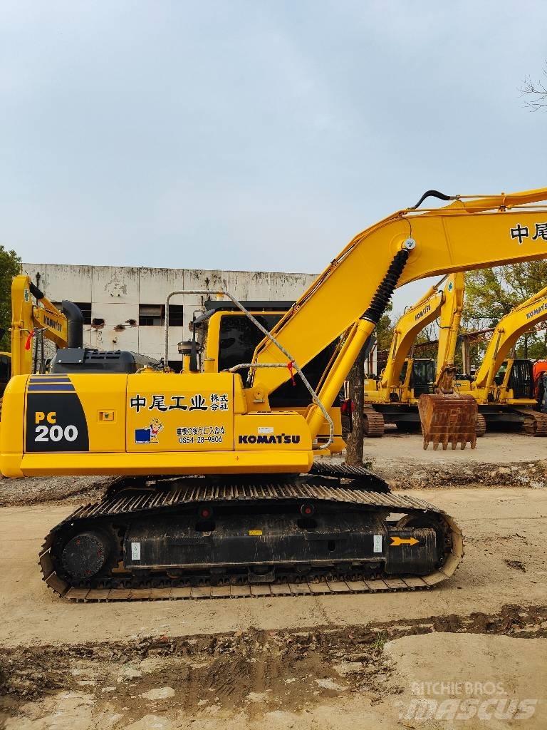 Komatsu PC200 Excavatoare pe șenile
