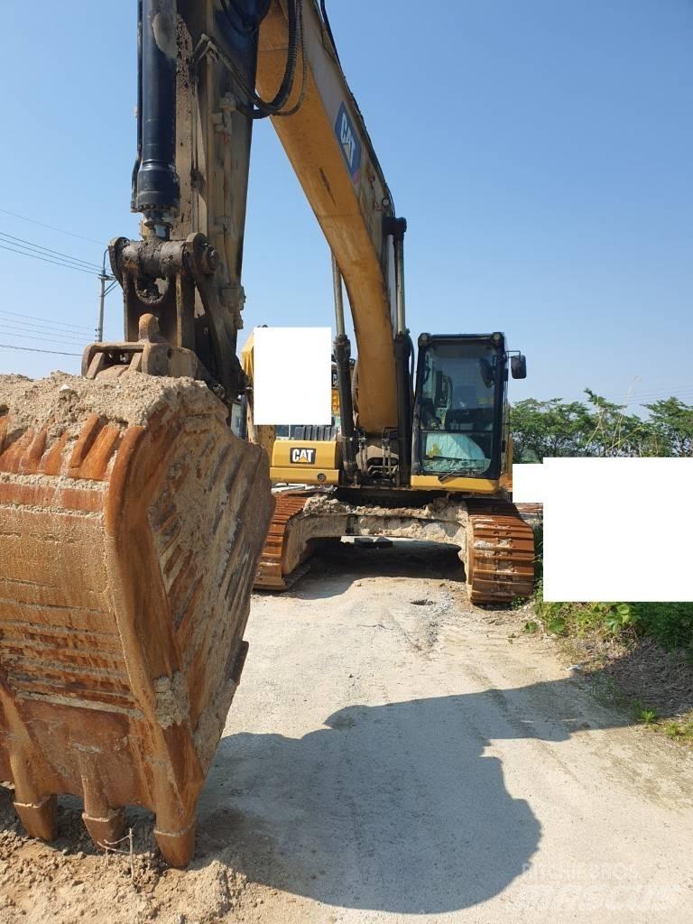 CAT 330F Excavatoare pe șenile
