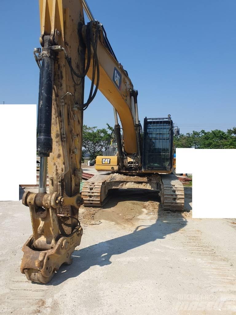 CAT 330F Excavatoare pe șenile
