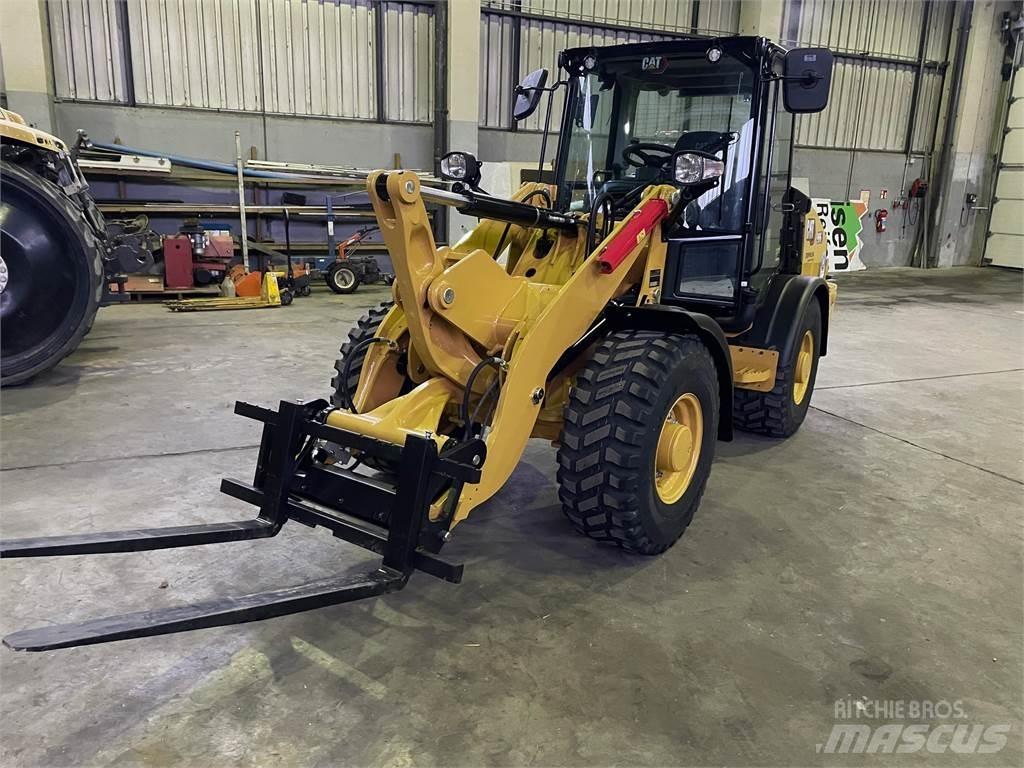 CAT 906 Incarcator pe pneuri