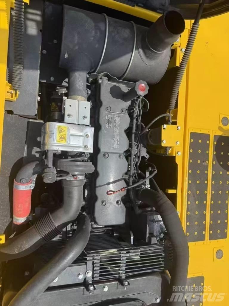 Komatsu 220LC-8 Excavatoare pe șenile
