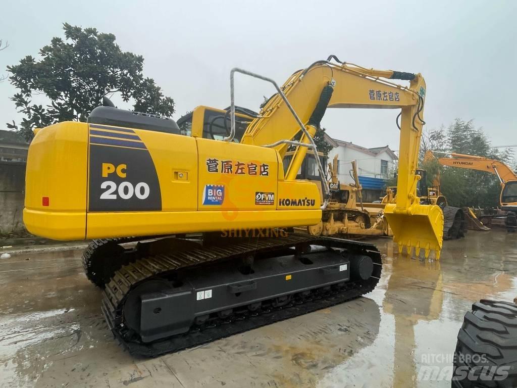 Komatsu PC 200 Excavatoare pe șenile
