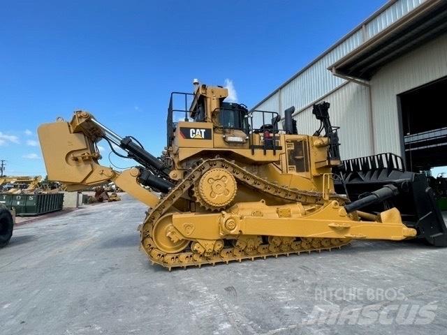 CAT D11T Buldozere pe senile