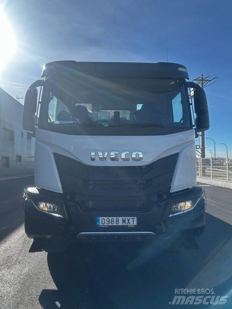 Iveco T-WAY 450 Camioane cu macara