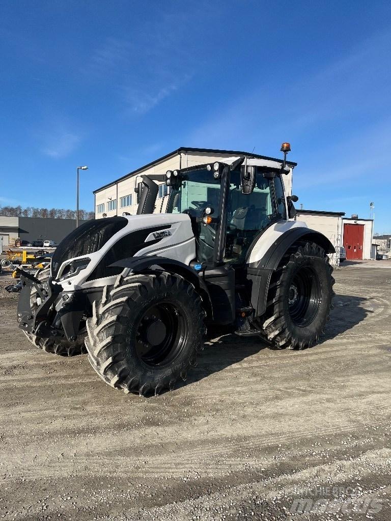 Valtra T 175 Direct Tractoare