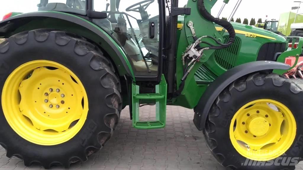John Deere 5820 Tractoare